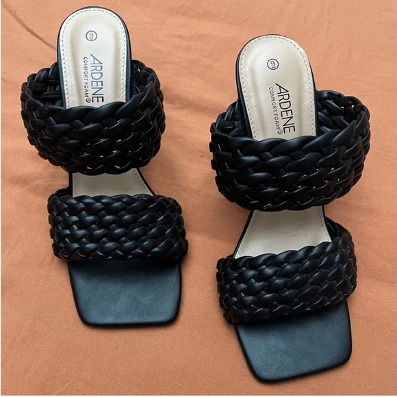 Black Woven Slip on sandals - Picture 1 of 4